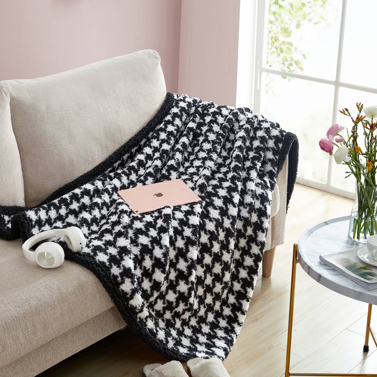 Betsey johnson best sale throw blanket